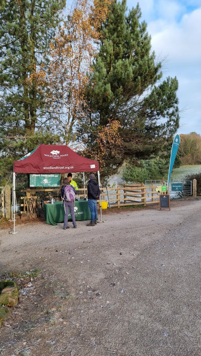 WT_PaulMos's tweet image. The first tree planters arriving @WoodlandTrust Frodsham Woods for our Community Planting Day. 2000 trees to plant today 21000 left to plant by March 2024 #NationalTreeWeek #northernforest