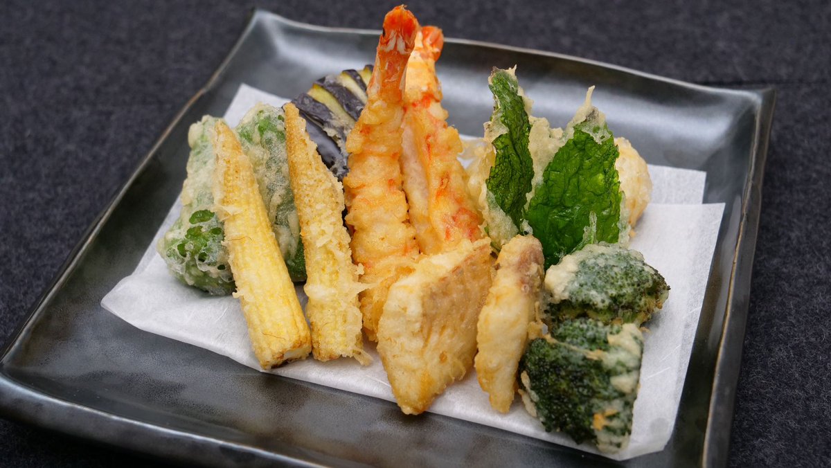 Beachdudeca's tweet image. National Fritters Day, December 2. 
Fritters are easy to cook, and they exist in different forms in cuisines all across the world. They can be sweet or savory. They can be an appetizer, dessert, or entrée.
#NationalDay #FritterDay #Fritter

Learn
en.wikipedia.org/wiki/Fritter