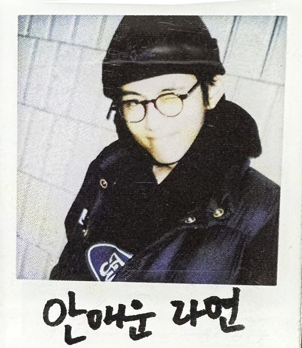 ktaehbrasil's tweet photo. Polaroids de Taehyung da coleção Layover.

안매운 라면 = Ramen Não Apimentado. https://t.co/UylK3Zu3Mc