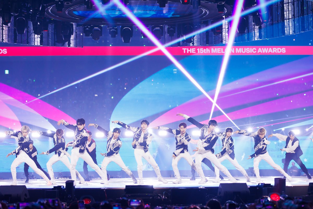 melon's tweet photo. #MMA2023 축하 공연 | #ZEROBASEONE @ZB1_official https://t.co/683XHeA0PC