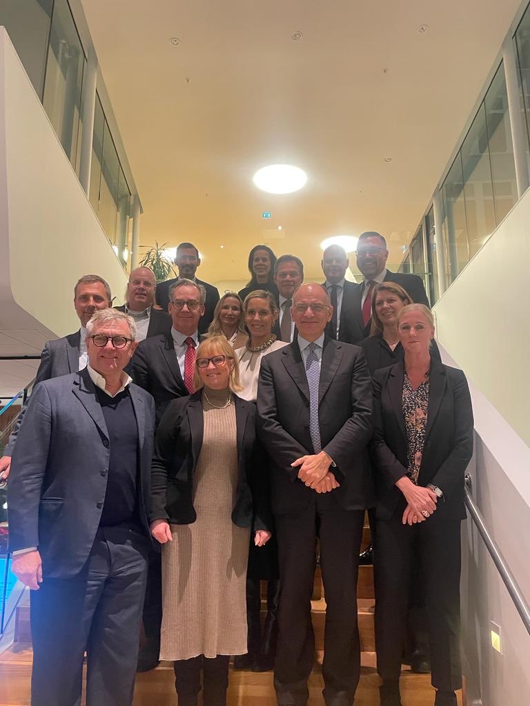 EnricoLetta's tweet photo. How many intense meaningful meetings in #Stockholm on my Report on the Future of the 🇪🇺#SingleMarket! Tks ⁦@ericsson⁩ and the 🇸🇪Federation of Entrepreneurs. Tks ⁦@JessikaRoswall⁩ ⁦@DanielssonEU⁩ ⁦@AndersAhnlid⁩ ⁦@ErikSlottner⁩ ⁦@HakanJevrell⁩ https://t.co/KwhmfCYniB