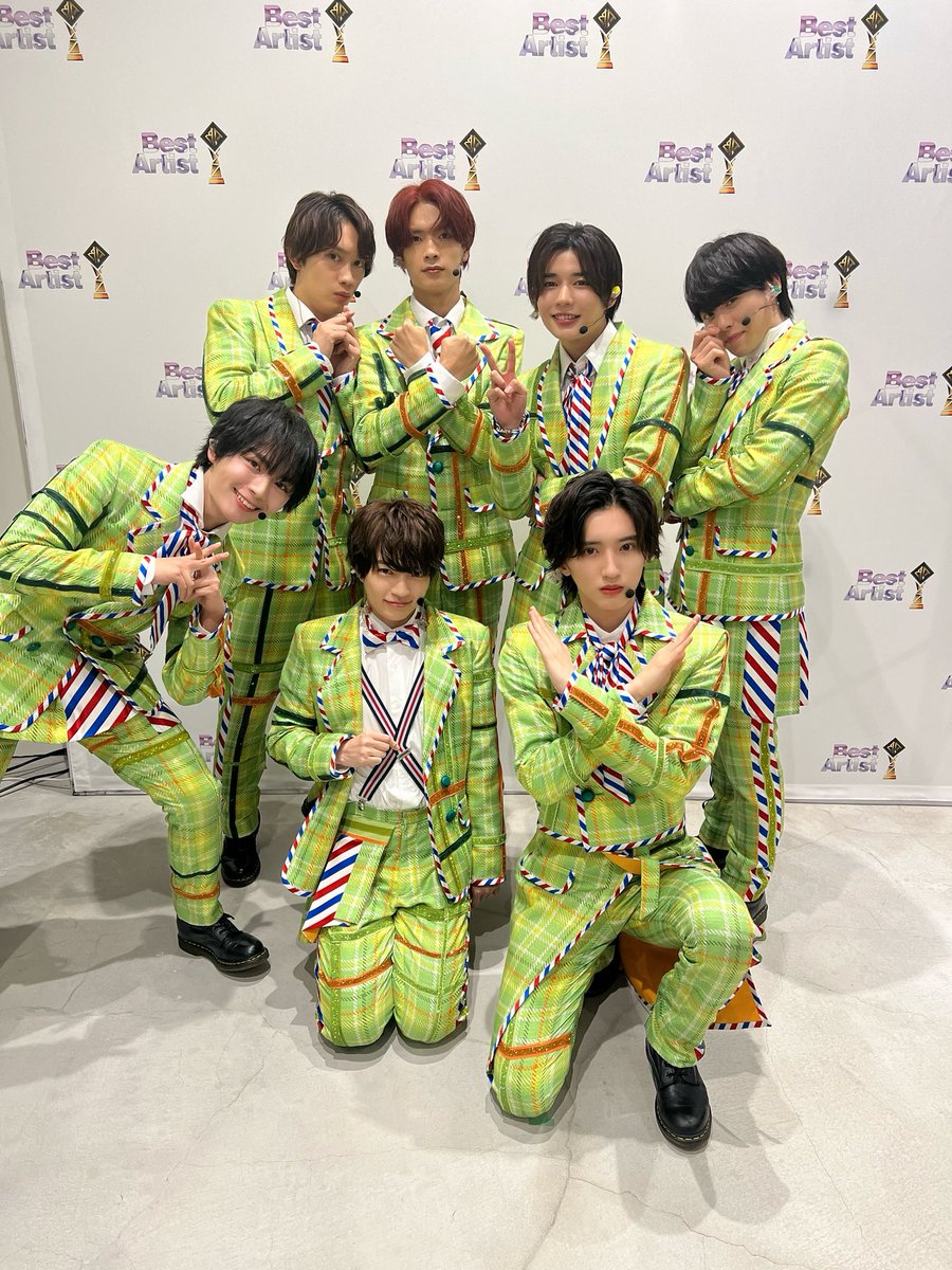 728_Storm's tweet photo. #ベストアーティスト
ありがとうございました！

「Poppin' Hoppin' Lovin'」は
今年発売したアルバム「#POPMALL」に収録🛍️🛒

YouTubeでMusic Video公開中🎧
▶︎ https://t.co/uVeCldHSoH

CDのご購入はこちら💿
▶︎ https://t.co/Qc9q9mKU0u

ポッピンクルーもありがとう🫶🏻

#なにわ男子
#ポピラビ https://t.co/stJ3Woyfa1