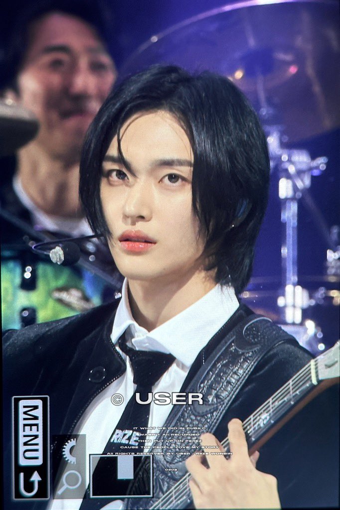 0302user's tweet image. 231202 기타치는 미남 풀매수 #RIIZE #원빈 #WONBIN