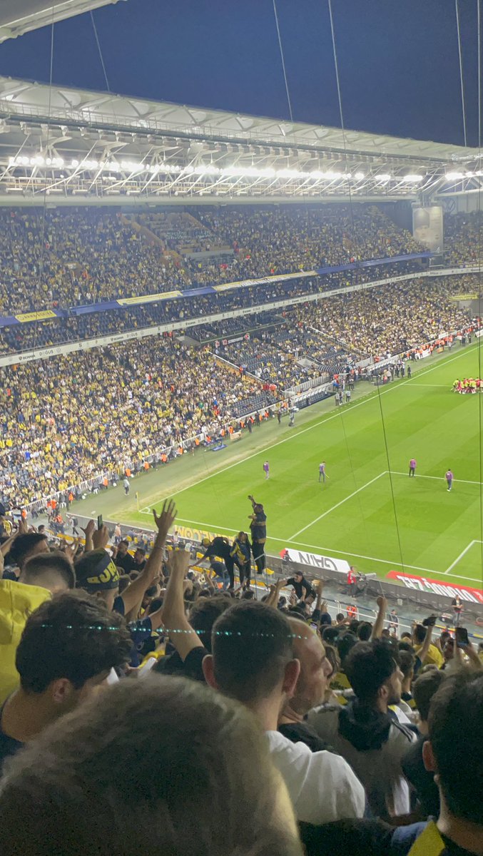 biletfbh's tweet photo. Fenerbahçe-Sivasspor Maçına Fenerium Üst C blok bilet mevcuttur gişe fiyatına almak isteyen dm atabilir.

#Fenerbahce #fenerinmacivar #fenerbilet #biletarıyorum  #bilet #FenerbahceAtatürkStadyumu #fenerbahcebilet #fener #GFB
#fener #fb https://t.co/PuQyU3bgr2