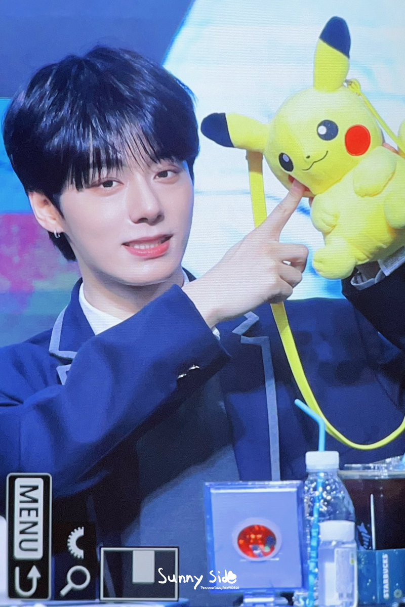 SunnySide980826's tweet photo. 231202

피카츄 선배님 너뮤 귀여워셔💛🖤

#ONEUS #원어스 #여환웅 #환웅  #ファヌン #HWANWOONG https://t.co/1rJMlfFCkX