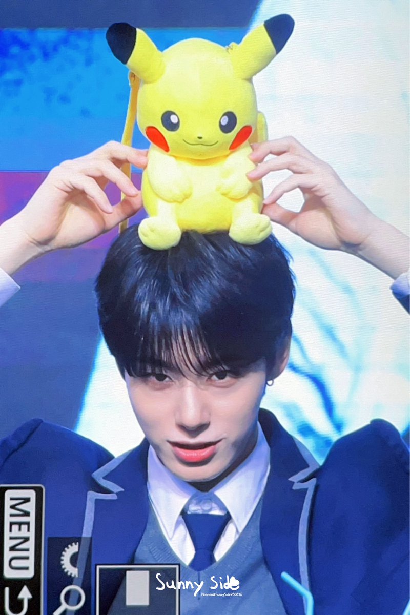 SunnySide980826's tweet photo. 231202

피카츄 선배님 너뮤 귀여워셔💛🖤

#ONEUS #원어스 #여환웅 #환웅  #ファヌン #HWANWOONG https://t.co/1rJMlfFCkX