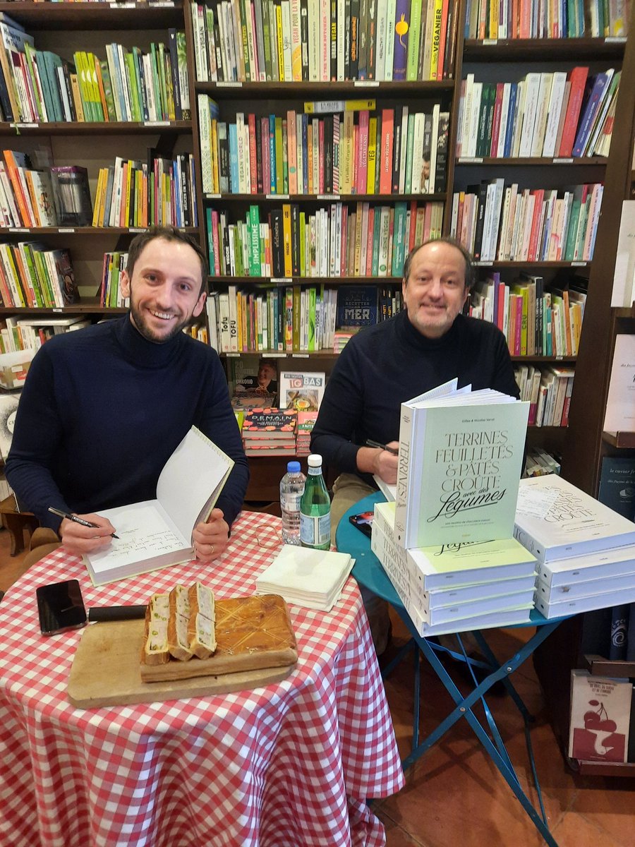 Libraire à nouveau très gourmande ! tweet media
