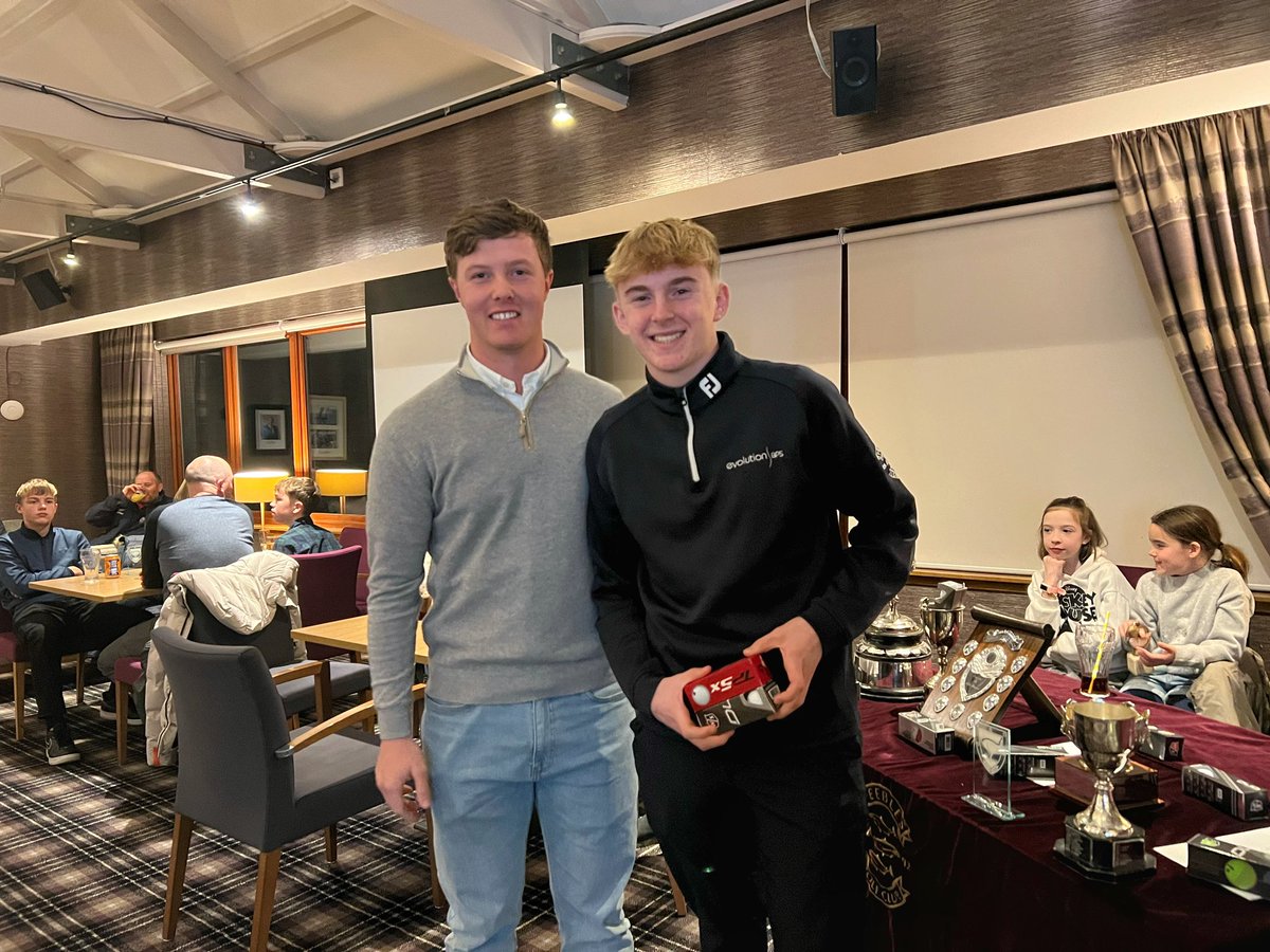 A great night at our Junior Presentation Evening and a huge thanks to tour professional @darrenhowie99 for presenting the prizes and inspiring the next generation at Peebles! Great to have @sjohnstonpga and @AilsaBain supporting our junior programme 🙌🏼 Onwards, upwards to ‘24!