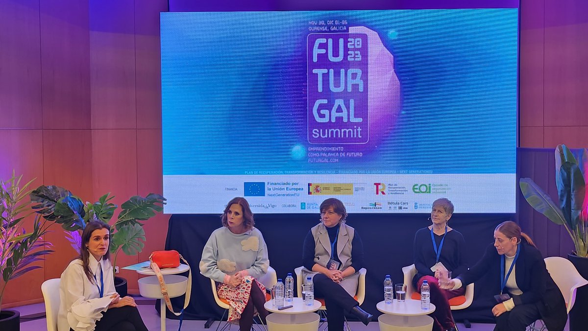 futurgal's tweet photo. Continuamos con 'Emprender en el mundo de la moda: la moda como palanca de desarrollo' con @elenabaltar; @casald72, CEO de @Roberto_Verino; @pepixbueno, directora de @CreadoresACME; Ágatha Ruiz de la Prada, diseñadora y Verónica Lourido, direcora comercial de 'Madrid es Moda'. https://t.co/VyiSf9HTla