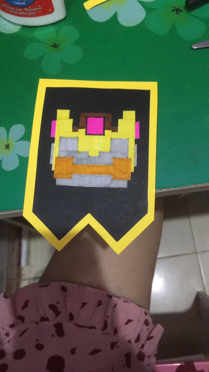 nhi_8a3's tweet image. This is Boxell's flag, I made it the size to fit Boxell's mouth so it looks a little different than in Roblox, the #Boxell face symbol on the flag I drew and colored,... The flag isn't finished yet, maybe I will make a little details to make it more suitable #Mechamato