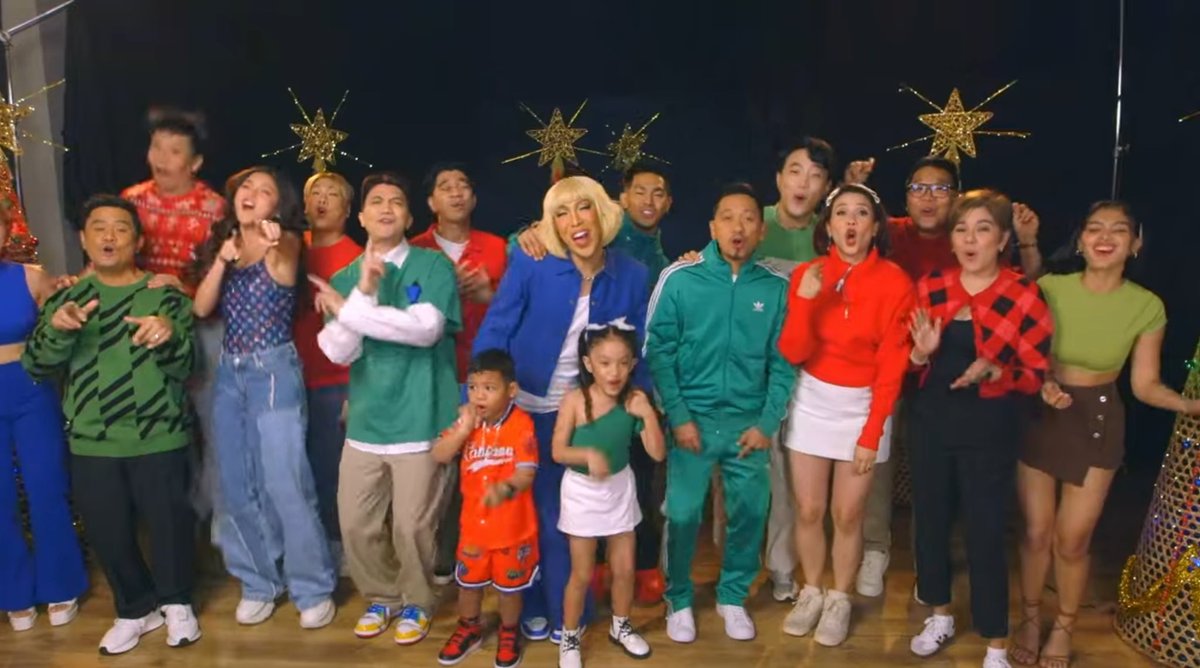teamvicePH's tweet photo. Sa inyo ay totoo, ang Pasko ang pinakamagandang kwento 🎄⭐️

https://t.co/q2cXwPoyUa https://t.co/kd3HhktWRv