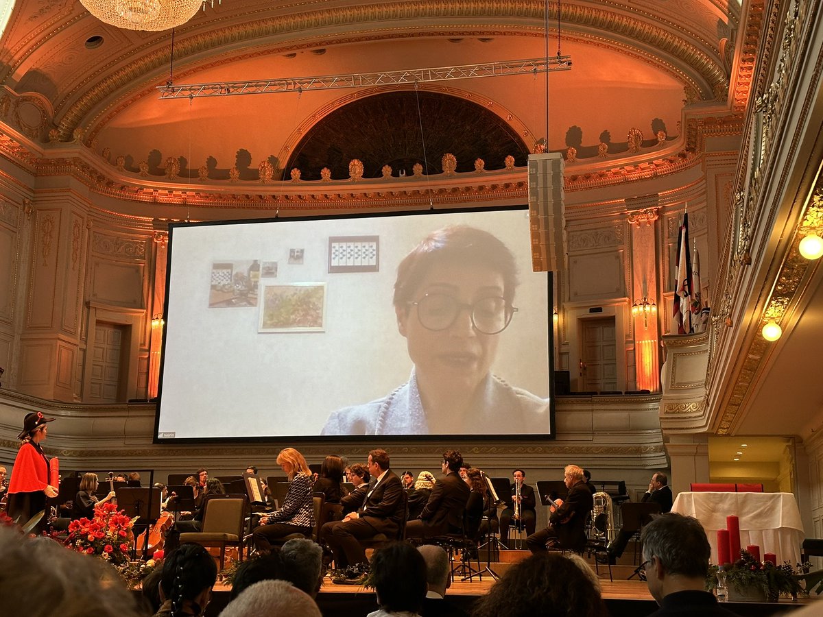 Happy to participate in the @unibern university day where Iran based human/women rights attorney, Nasrin Sotoudeh, was given an honorary doctorate. She has spent time in prison and cannot travel abroad. She is a beacon of hope and an example of leadership for all of us!