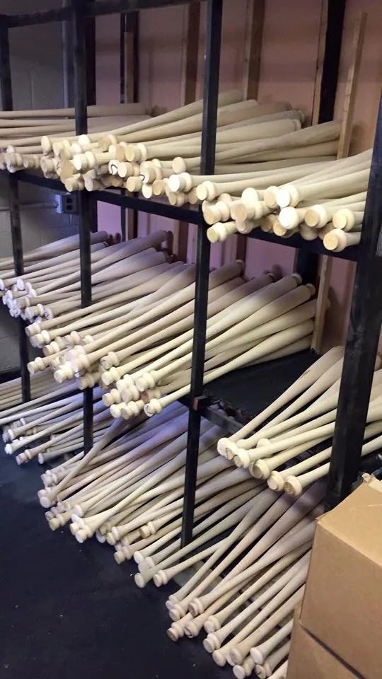 TomahawkBats's tweet photo. “🚀 Calling all baseball enthusiasts! ⚾ Let’s dive into gear talk. What’s your favorite model of baseball bat and why? Is it the power-packed sweet spot, the perfect balance, or the classic feel that does it for you? Share your bat love in the comments! 🤩🦇 #BaseballBats https://t.co/kAqq1gmfvO