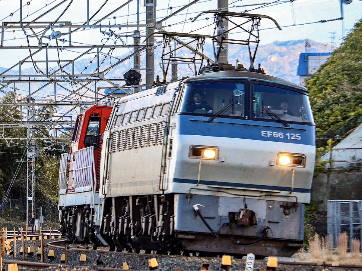 522_kiyo's tweet photo. こんばんは😊
#吹田a230運用 #8865レ #EF66125
#DD2002 #無動回送 #EF66 #吹田機関区
#DD200 #愛知機関区 #ディーゼル機関車
2023.12.02 pm3:30 https://t.co/2cwQgu8Q87