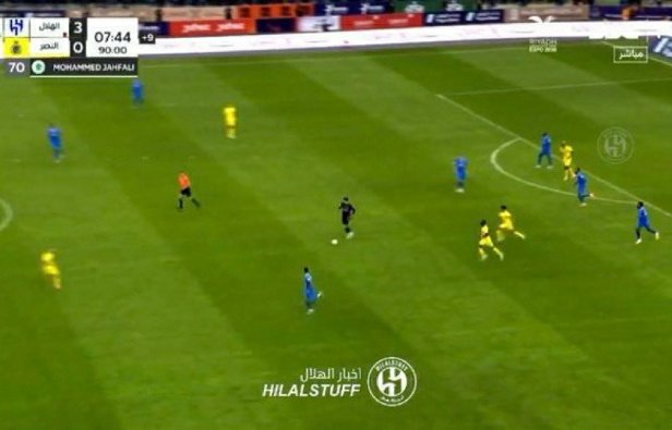 #ديربي_الرياض #صداره_بس 
من قوة الطناخة و الاستحقار 
بونو مايراهم شي ترك المرمى 
 وتقدم  يبي يلعب محور ....