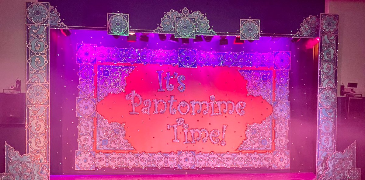 tpprodsuk's tweet photo. As our beautiful new show cloth says - it's Pantomime time!! @upstageproduk @RadlettCentre Let's go!!! Break a leg everyone! https://t.co/WmvpFObGhL