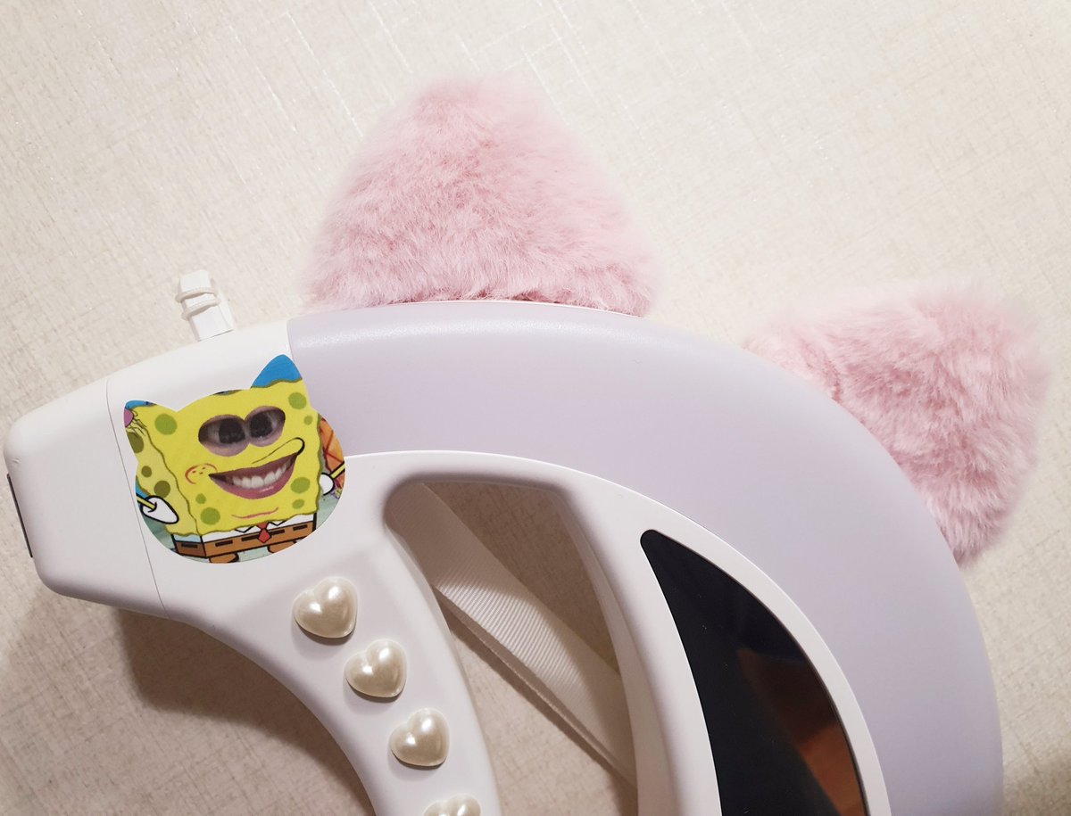 재찬이 서울 팬미팅때 리무버블 스티커 나눔합니당💜
40개 정두 있고 무인나눔 예정입니당🧡
보이시면 가져가주세용 💜🧡😻

#재찬 #재찬팬미팅 #JAECHAN