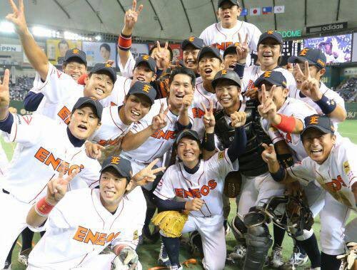 morinokuma1ren's tweet photo. 今シーズン限りで引退することになりました。
振り返れば、春夏の甲子園、六大学で2度のリーグ戦優勝、都市対抗で2度の優勝。
どのカテゴリーでも主将を経験させて頂き、素晴らしい景色を数多く見ることが出来ました。多くの方に応援して頂き、本当に幸せな野球人生でした。
ありがとうございました。 https://t.co/pu1hCo9cvN