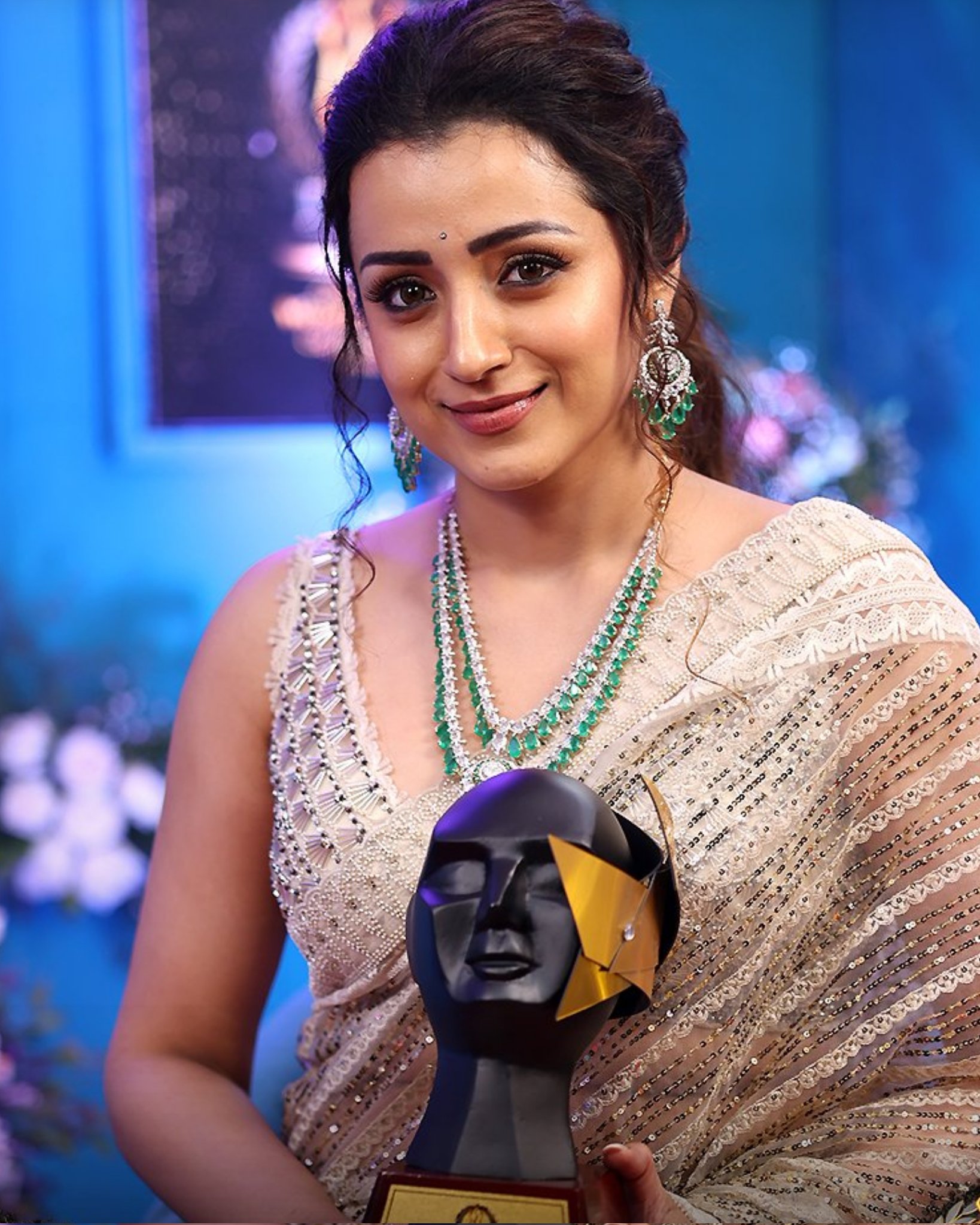 GAVkgQ8bsAErTsZ?format=jpg&name=large