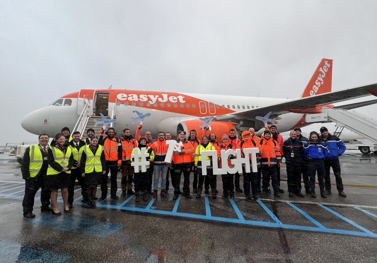 AirportGrenoble's tweet photo. Retour en images sur le premier vol de la saison hivernale 2023-2024 avec @easyJet !
🤝Merci à nos passagers et aux compagnies @britishairways, @jet2, @ryannair, @titan, @transavia, @wiizair, @aurigny et @blueislands pour leur confiance renouvelée.
#Grenobleairport #VINCIAirports https://t.co/YS5QycRJYf
