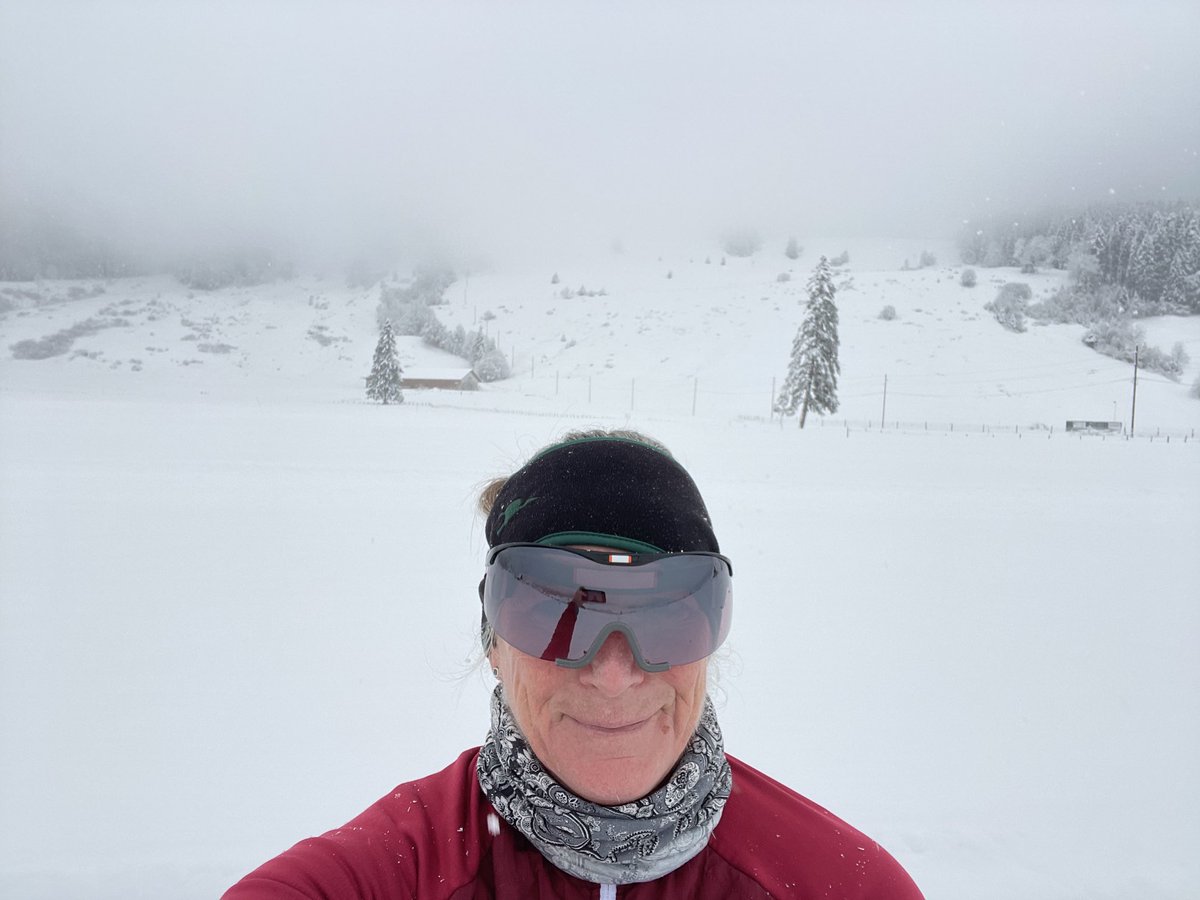 LouiseMangos's tweet photo. Visibility a challenge, but it’s great to be back on the loipe. First skate ski of the season.
#ExerciseYourCreativity #CrossCountrySkiing #WhatIDoWhenImNotWriting #SnowDay #LoveWhereILive https://t.co/k6vWQvCLEE