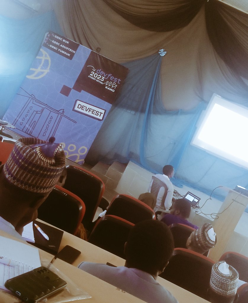 AliyuId83972411's tweet photo. This morning attending DevFest Students' Edition Kano 2023 at Bayero University Kano.
#DevFestKanoStudentsEdition
#gdsckano
#DevFestKanoSE https://t.co/6ANc9pDSwe