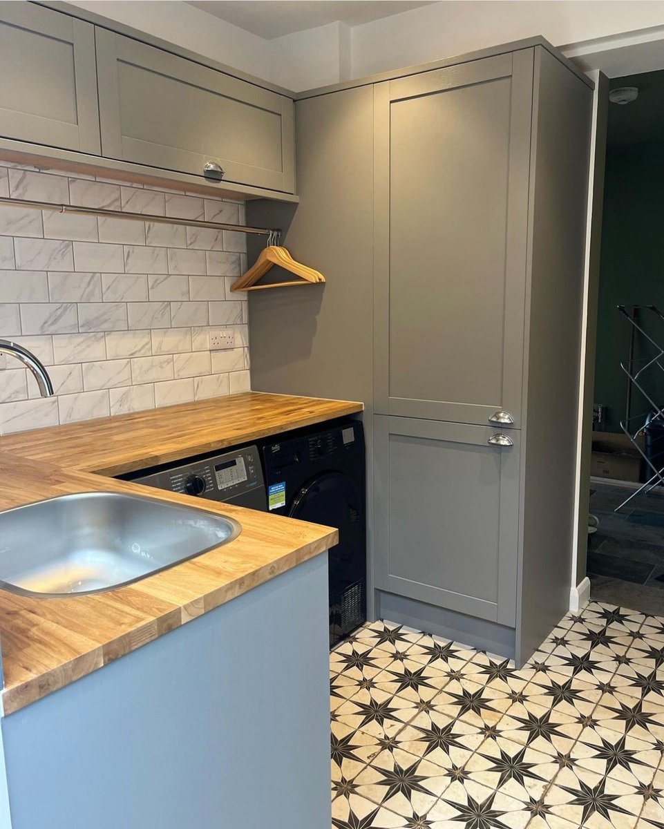 TileMountainUK's tweet image. Utility room goals 😍

🏡 IG twoboysandarenovation
🔎 Metropolis Star Tiles

Order a sample: tilemountain.co.uk/p/metropolis-s…

#tiles #startiles #starpattern #utility #utilityroom