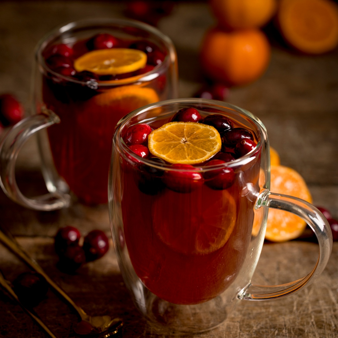 The easiest mulled cider - using mulled fruit teabags instead of individual spices. This mulled cider has a lovely warming, spiced flavour with an extra hit of apple brandy!
Definitely one for the grown-ups only😉😋
kitchensanctuary.com/easy-mulled-ci…
#mulledcider #cider #Christmascocktail