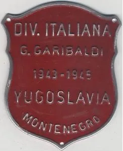 CDT_CrnaGora's tweet photo. #80god
2.12.1943.

Na području Pljevalja formirana je italijanska partizanska divizija “Garibaldi”, od vojnika italijanskih divizija “Venecija” i “Taurinenze”. Spomenik posvećen ovoj diviziji otvorio je 22. septembra 1983, u Pljevljima, Sandro Petrini, predsjednik Republike Italije.