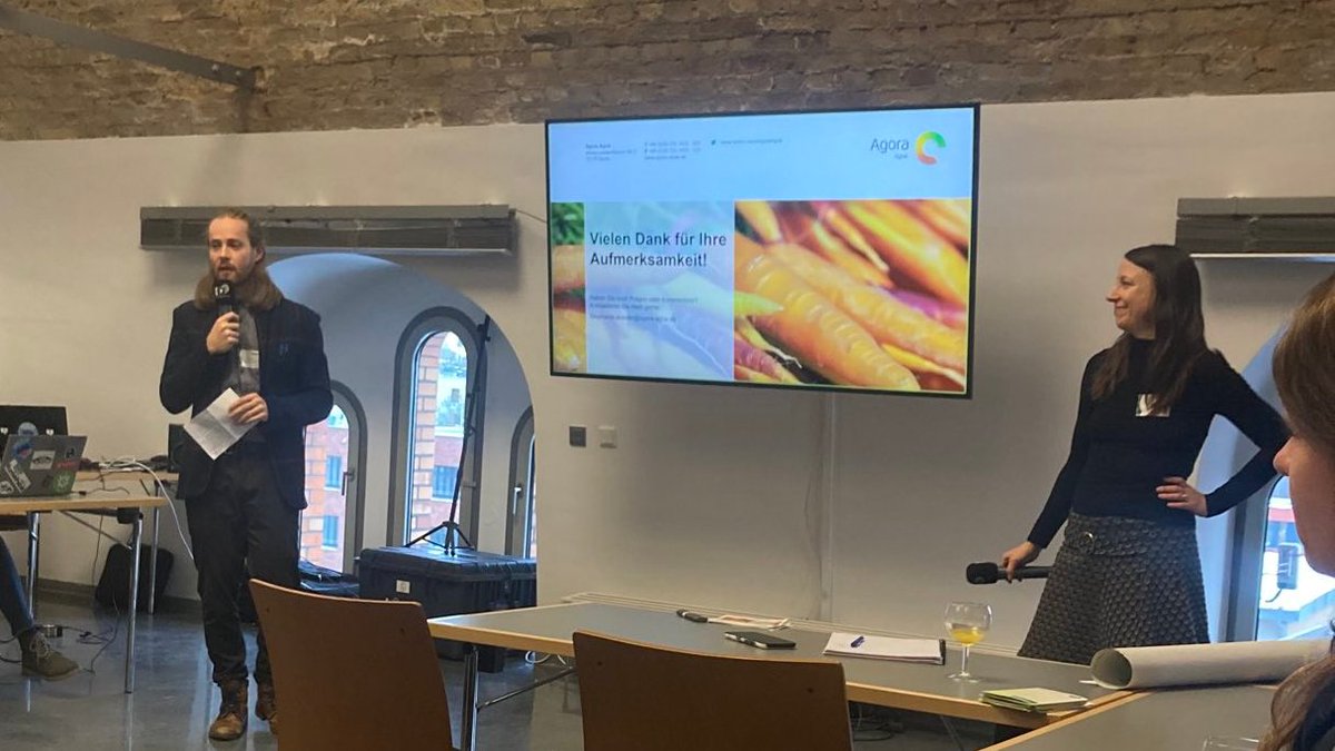 Jörg Schmid (@jorgschmidmd) on Twitter photo Spannender Workshop beim #PhF23 zu Kipppunkten im deutschen Ernährungssystem, den ich moderieren durfte. Mit Inputs von Stephanie Wunder von <a href="/AgoraAgrar/">Agora Agrar</a> und Tim Lenton. Fazit: Neue Allianzen für klimagesunde Ernährungsumgebungen schmieden! Spannender Workshop beim #PhF23 zu Kipppunkten im deutschen Ernährungssystem, den ich moderieren durfte. Mit Inputs von Stephanie Wunder von <a href="/AgoraAgrar/">Agora Agrar</a> und Tim Lenton. Fazit: Neue Allianzen für klimagesunde Ernährungsumgebungen schmieden!