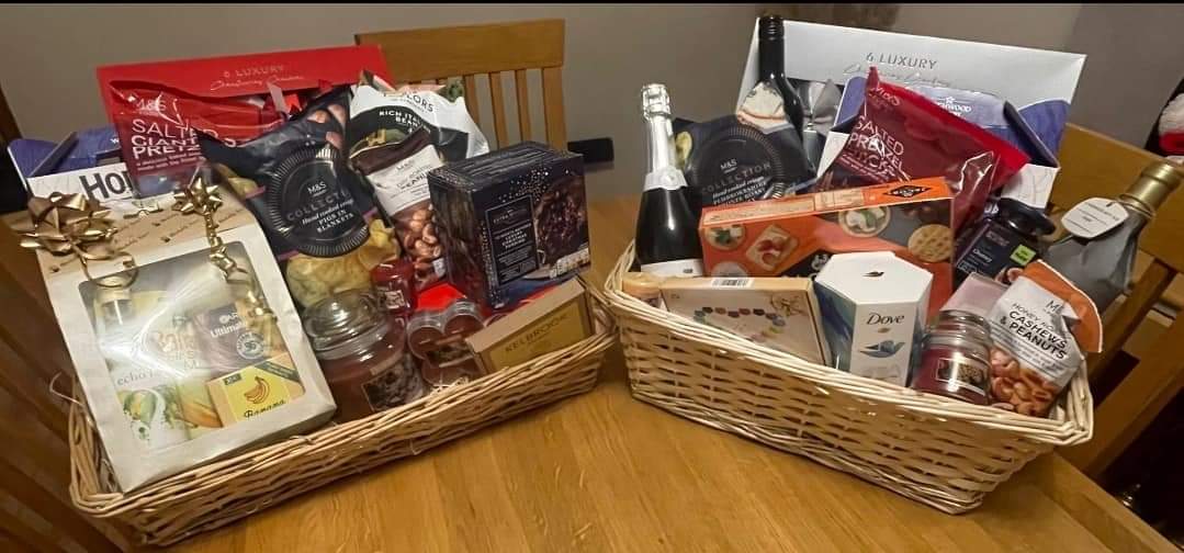 newbridgerfc's tweet photo. Christmas Hamper Raffle
£2 A TICKET

Draw will take place 21st December at 8pm and will be streamed live. 
Tickets can be purchased at the club or with any Newbridge senior player. 
Please get in contact if you would like to purchase any tickets.
🐷💙🖤🎅🎄 https://t.co/hdy7oP192R