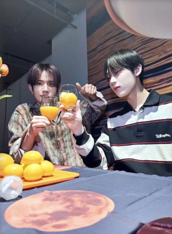 momentssonder's tweet photo. Spicyz #SUNOO #HEESEUNG https://t.co/x5oVX65Bf1