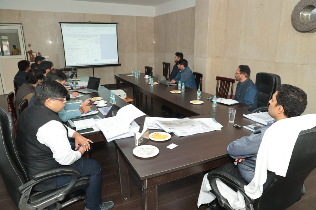 UPSIDA's tweet photo. CEO UPSIDA Shri @mayurias  reviewed a meeting with the consultants, to discuss the project plan for different UPSIDA industrial areas.

Notable instructions were given in finalizing engineering works, with a strong emphasis on expediting the process.

#UPSIDA #UttarPradesh #industrial_development 
#industrial_area