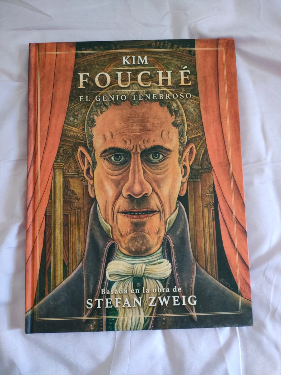 gordo_kira's tweet photo. Regalazo inesperado, pero más que deseado, de @NetOverflow. La versión en novela gráfica de Fouché de Stefan Zweig (os recomiendo el libro original). Hoy mismo lo empiezo!! #putaidea de hacer regalos... 😘😘😘 https://t.co/29aAmofv5K