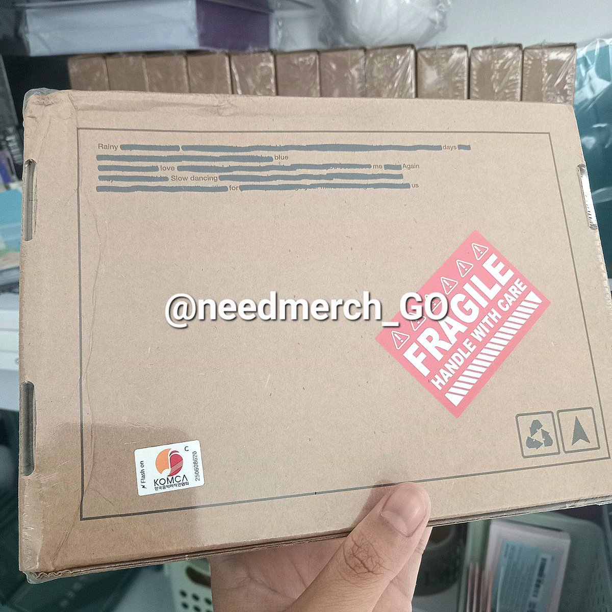 Need Merch INA GOM 🇲🇨 tweet media