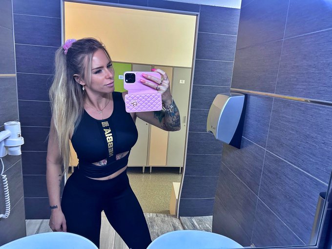 RT ak sa ti p&aacute;čia fit holky 😘 https://t.co/1Ad0bB43lF