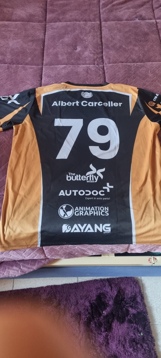 Vamos a sacar del baúl de los recuerdos esta camiseta para presentarnos esta tarde en la #GTWorldSeries de <a href="/thegranturismo/">Gran Turismo</a> la vieja escuela siempre presente