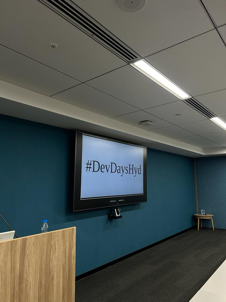 itsvells's tweet photo. #DevDaysHyd
Multi-Track Dev Day 
It was a cool interactive AIML session by @SwechaFSMI on LLMs
#communitylearning #opensource #swecha #LLMs https://t.co/FKwjpbTXyY