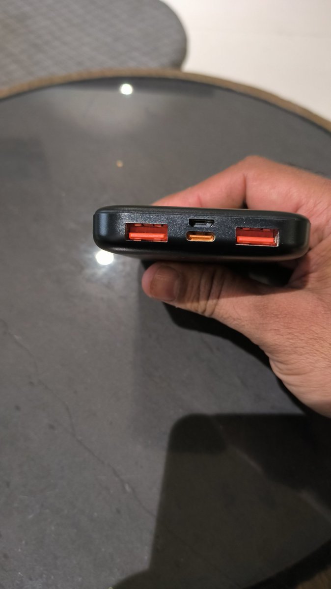sjimil's tweet photo. Smaller than mobile but capable to charge my phone 7 to 75 in 2 hours. It took 4 hours to fully charge the power bank. Also I got delivery of product in 10 hours of order. packing was recyclable. @pTronIndia https://t.co/XSNp71Oob9