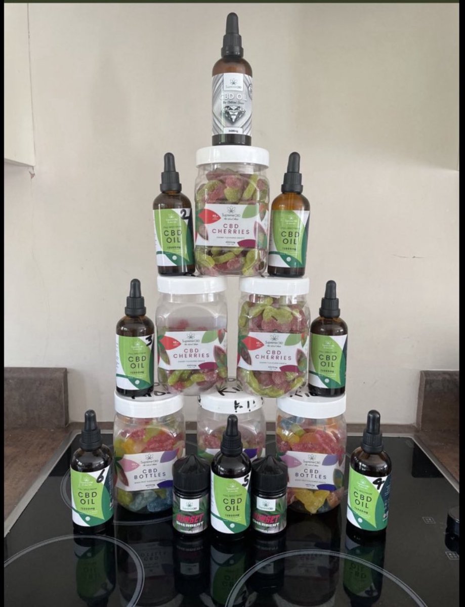 Competition to WIN a large box Gummy bears 🐻 and OIL, Tonight FREE to one of my followers who RETWEETS this tweet FOLLOWS <a href="/supreme_cbd/">Supreme CBD - UK’s #1 CBD OIL</a> and comments why they need it below to help me pick a winner, good luck 🤞🏻you can also save 40% with code Fowler40 at checkout at