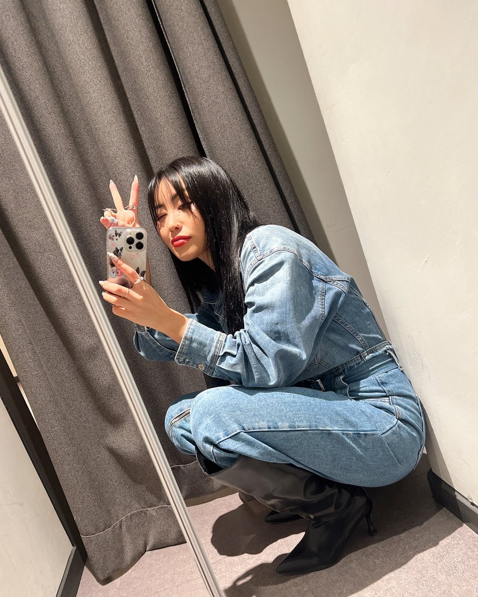 2023. 12. 02
@ ENA <내 귀에 띵곡>

#CocaNButter #코카앤버터
#RIHEY #리헤이
#내귀에띵곡