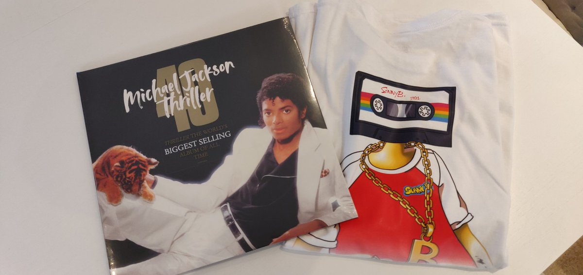 Le #graal est arrivé ! 
Merci énormément <a href="/SunnyB_1991/">Sunny B. 1991</a> !
En prime un cadeau supplémentaire 🔥❤️😍😍🎉🚀🎼🎵🎶