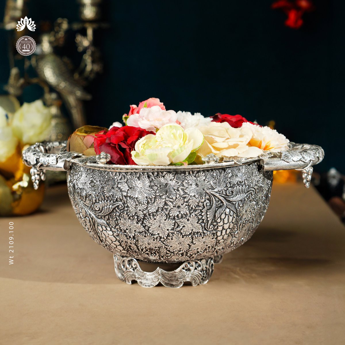 KrishnaSilver36's tweet image. ►WhatsApp Us:wa.link/bxtv             ►Call/Video Call+918499011111   
These artifacts stand as a class in themselves, embodying unparalleled craftsmanship and aesthetic finesse
►Explore our Latest Collection instagram.com/krishna.houe.o… #Krishnasilver #silverkalash