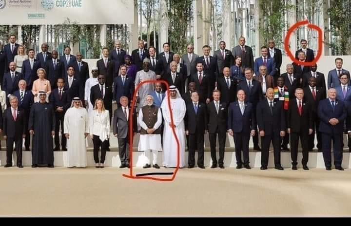 OryaMaqboolJan's tweet photo. ایک غیر نمائیندہ نگران وزیر اعظم جو اپنی گلی میں شاید کونسلر کا الیکشن بھی نہ جیت سکے ، اشیرباد سے پہلے سینٹر بنے اور پھر نگران وزیراعظم ۔۔ دنیا اندھی نہیں ہے ۔ کاش یہ شخص اس جگہ تصویر میں کھڑے ہونے سے انکار کر دیتا ۔ میرے ملک کی عزت تو بچ جاتی https://t.co/x6yneiu5OR