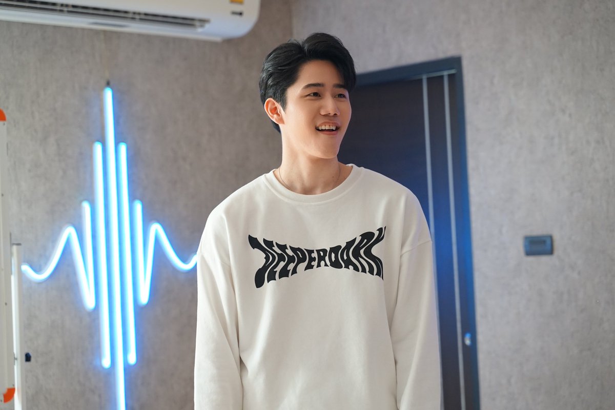 gungunkul's tweet photo. เขาทำอะไรกัน #beyondthestarep4 https://t.co/Wpc0jgFb2a