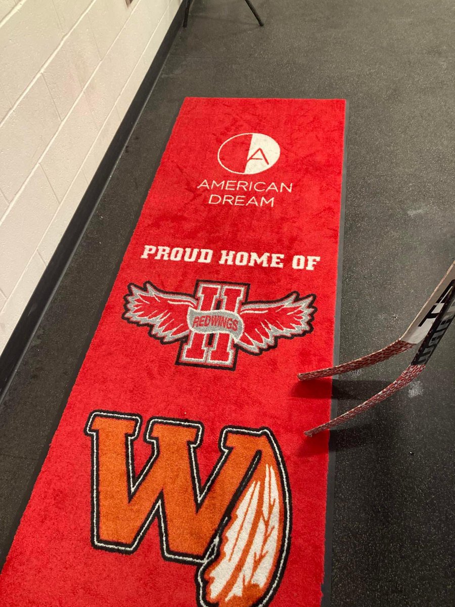 The Hoboken HS Hockey 🥅 🏒 Team’s home ice at the American Dream Mall. #RedwingsHockey #HereWeComeHoboken