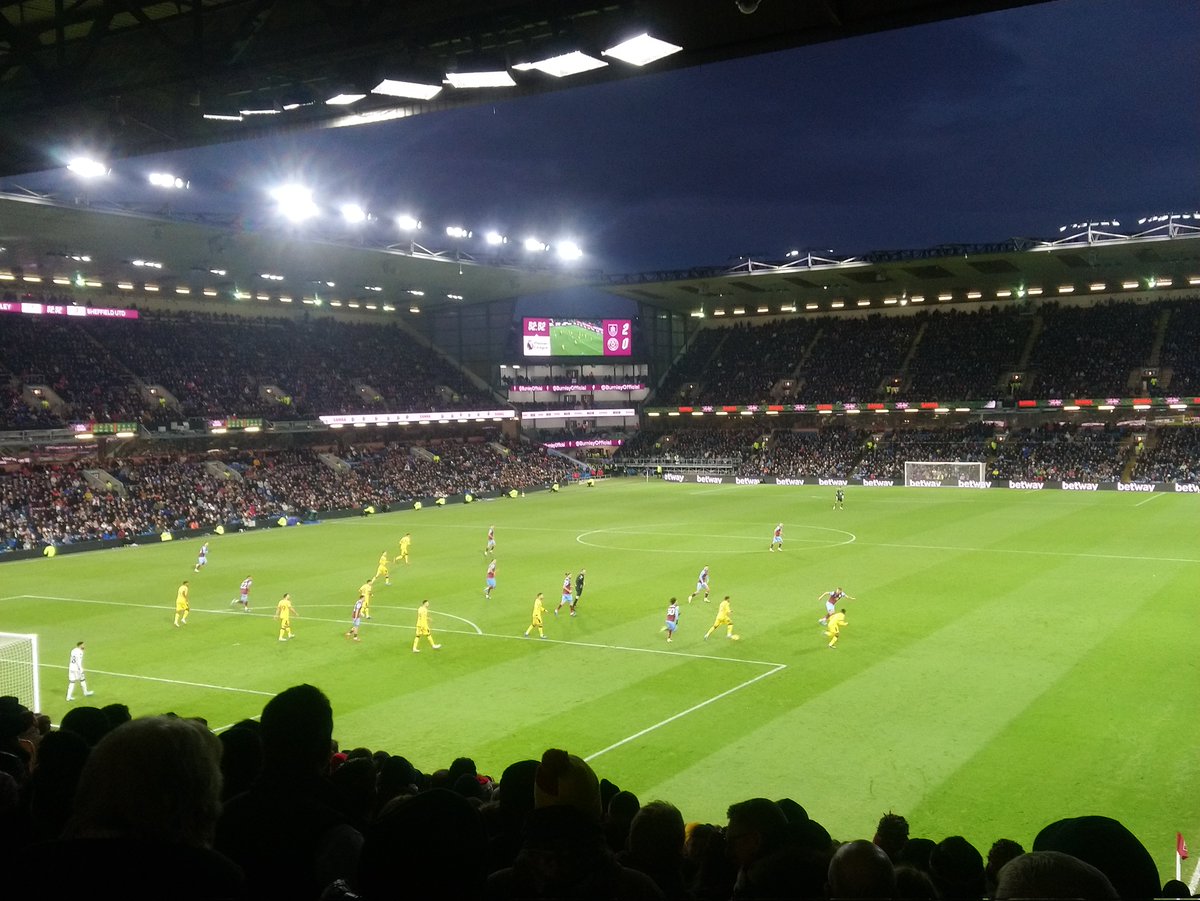 ARF_som's tweet photo. Blades v Clarets. Another mauling. Can't see any light at the end of the tunnel. It's poor hoof, with aging slow players today. 😔#twitterblades https://t.co/uB65KyRiuU