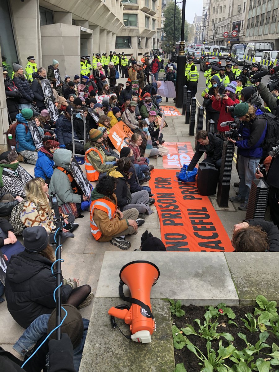 20 police vans, 60 cops, 70 Just Stop Oil supporters