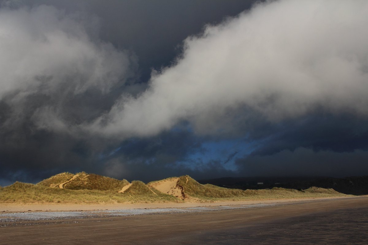 Fog blowing into Oxwich Bay from the Bristol Channel this afternoon… #Gower #WalesCoast #Wales