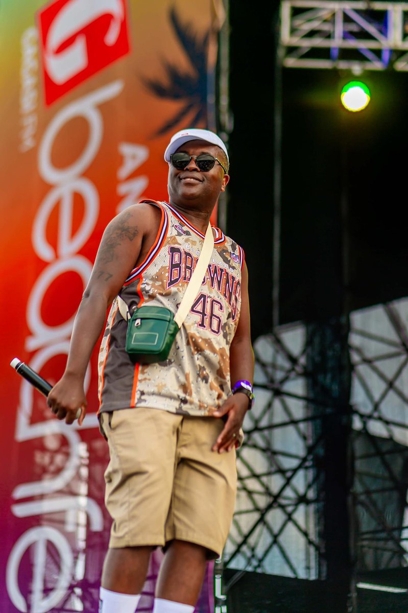 gagasifm's tweet photo. FlyMotion on stage enza adume ngazo...🔥🏖️💃

📍: Moses Mabhida People’s Park 

#UnlockSummer
#GagasiFMBeachFest2023 
#SiyabanikaLeSummer 
#GagasiFM https://t.co/qDfnuOMVXW